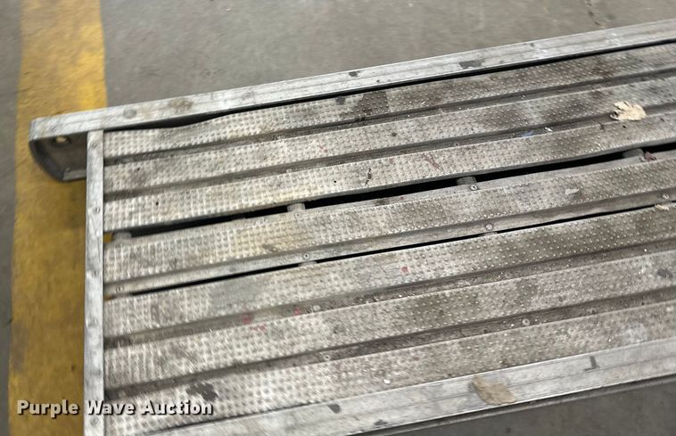 image for item EB2846 (2) scaffolding planks