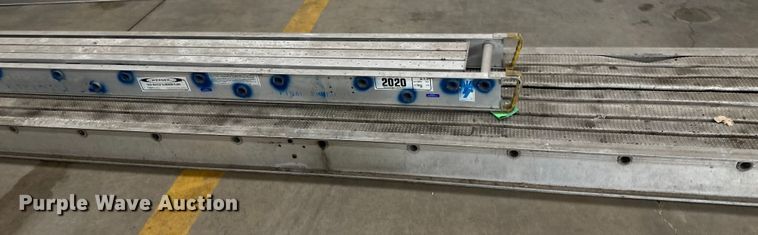 image for item EB2846 (2) scaffolding planks