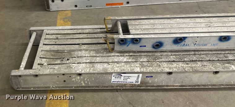 image for item EB2846 (2) scaffolding planks
