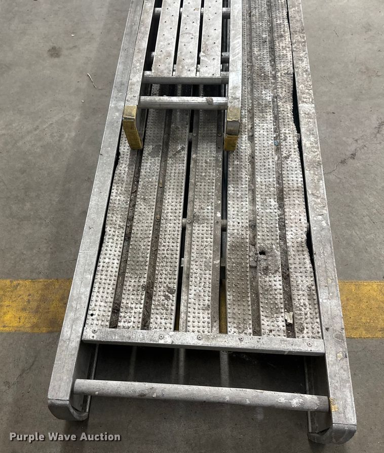 image for item EB2846 (2) scaffolding planks