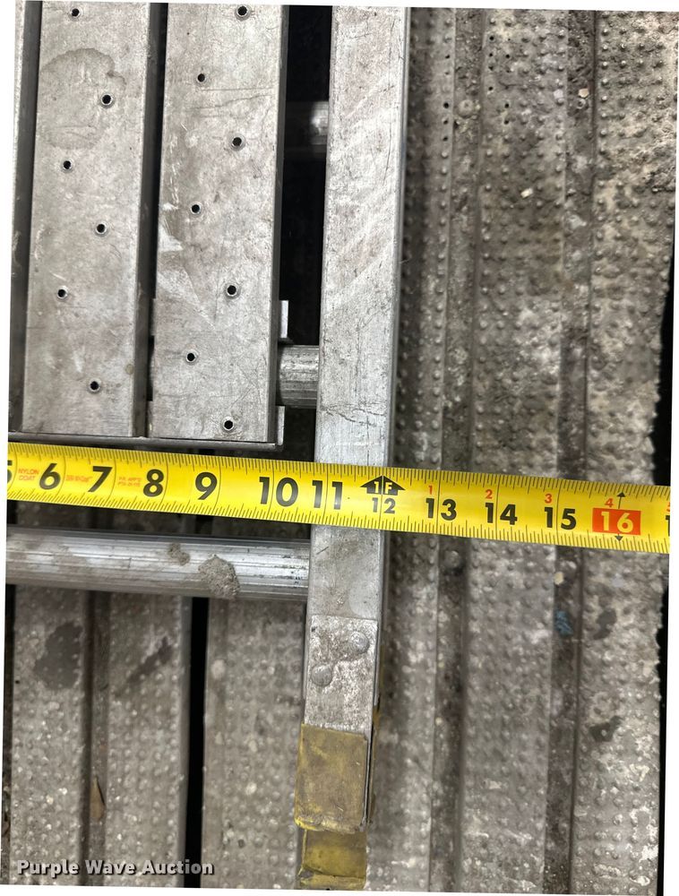 image for item EB2846 (2) scaffolding planks
