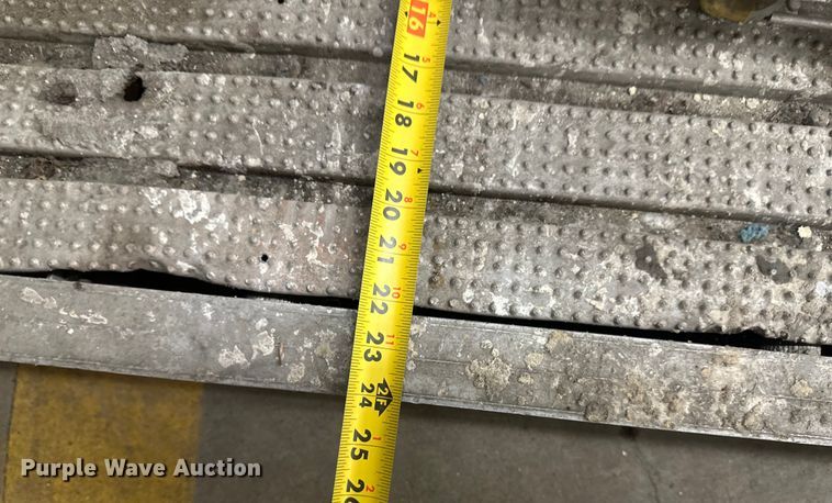 image for item EB2846 (2) scaffolding planks
