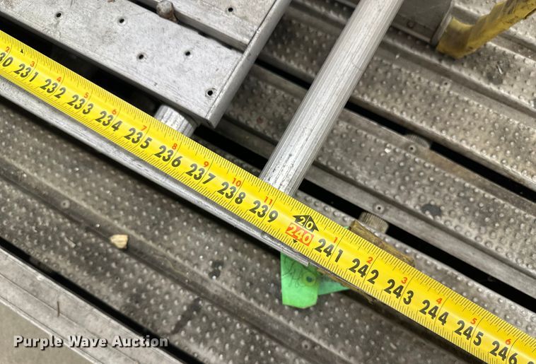 image for item EB2846 (2) scaffolding planks