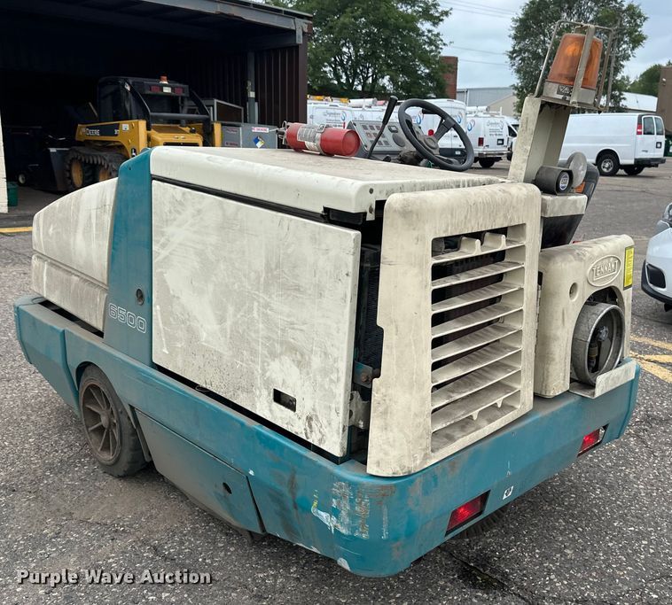 image for item EB2854 Tennant 6500 floor scrubber