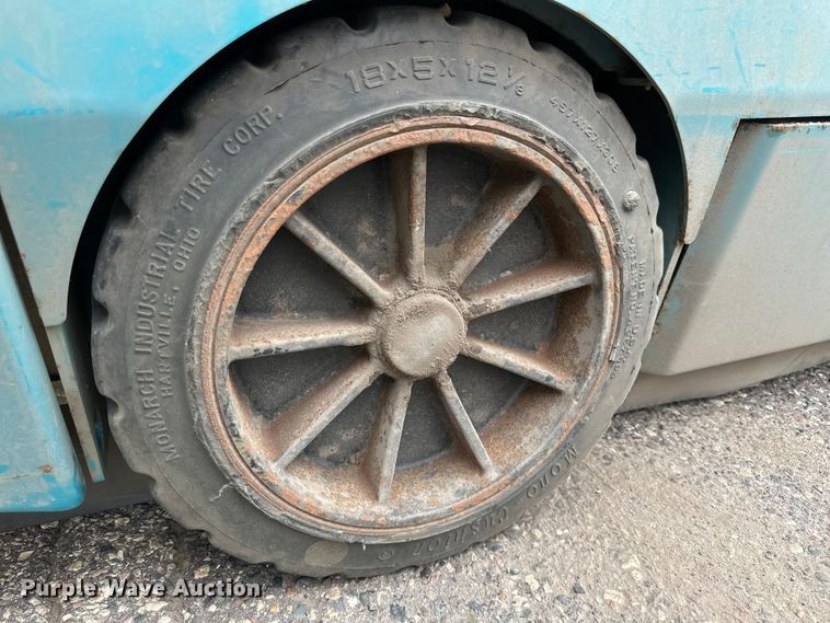 image for item EB2854 Tennant 6500 floor scrubber