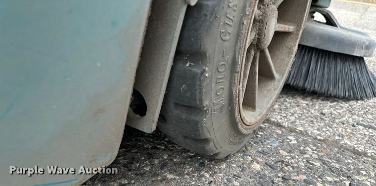 image for item EB2854 Tennant 6500 floor scrubber