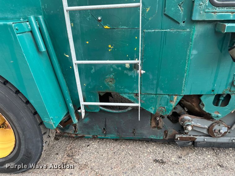 image for item EB2857 1996 Elgin Pelican series S sweeper