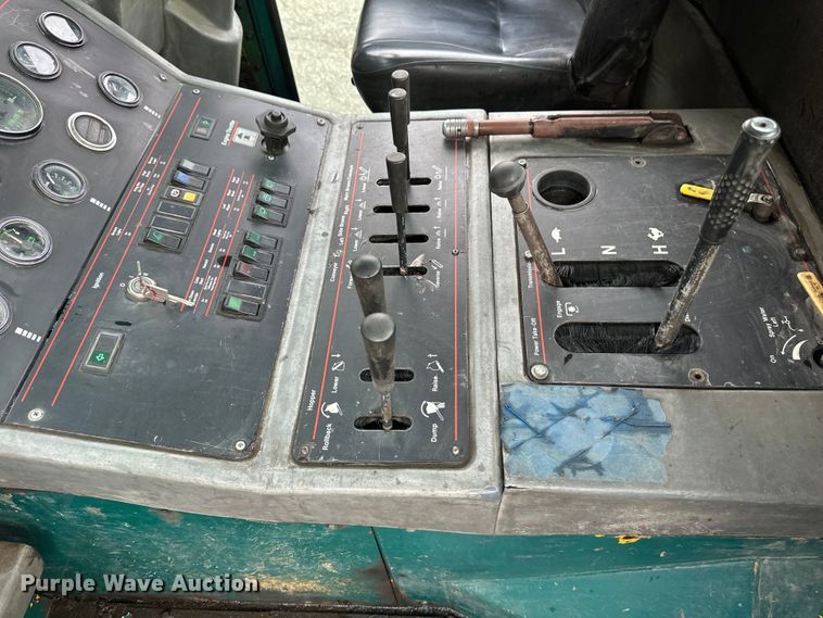 image for item EB2857 1996 Elgin Pelican series S sweeper