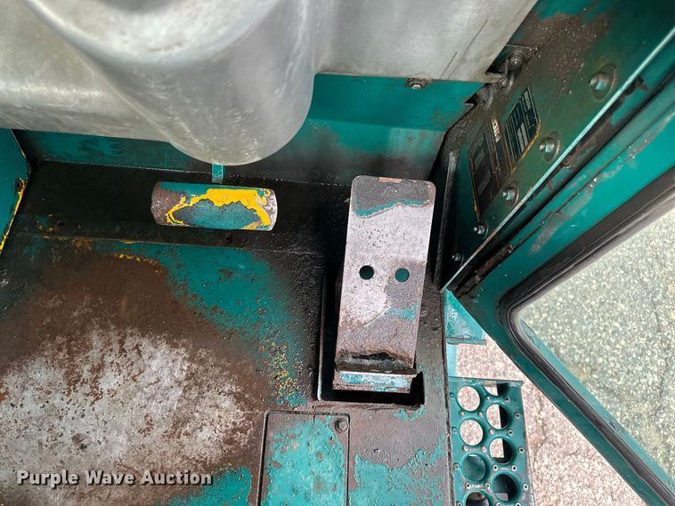 image for item EB2857 1996 Elgin Pelican series S sweeper