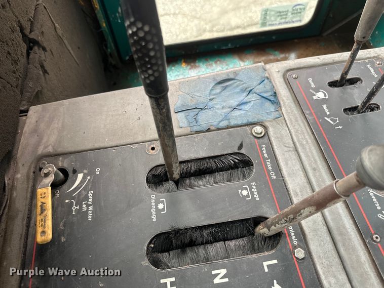 image for item EB2857 1996 Elgin Pelican series S sweeper