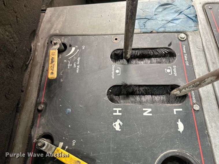 image for item EB2857 1996 Elgin Pelican series S sweeper