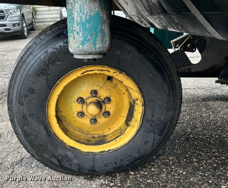 image for item EB2857 1996 Elgin Pelican series S sweeper