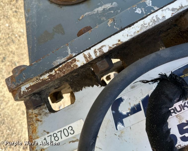 image for item EB2891 2013 John Deere 310SK backhoe