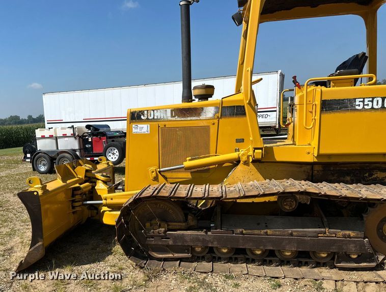 image for item EB2892 1994 John Deere 550G dozer