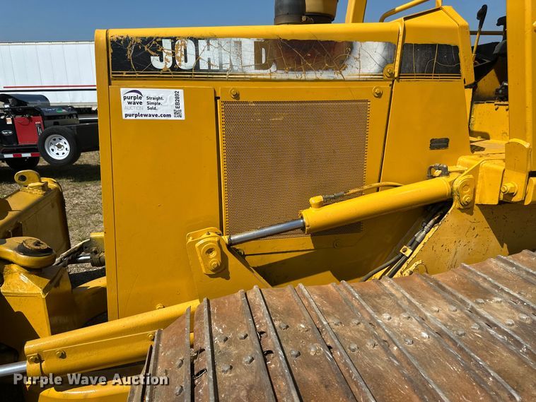 image for item EB2892 1994 John Deere 550G dozer