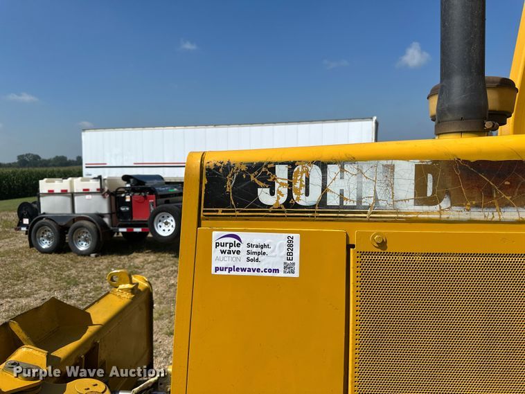 image for item EB2892 1994 John Deere 550G dozer