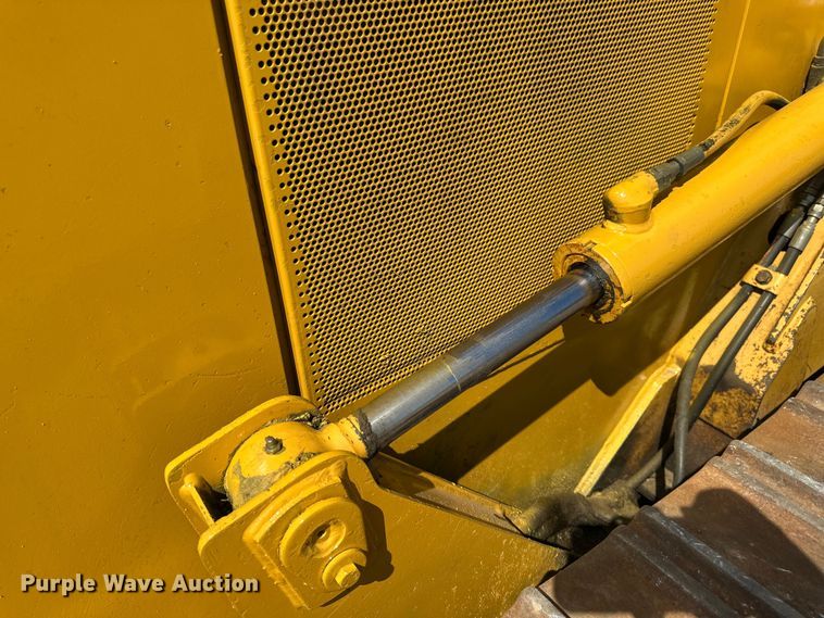 image for item EB2892 1994 John Deere 550G dozer