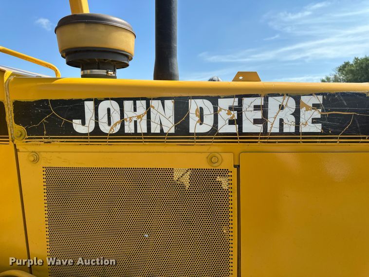 image for item EB2892 1994 John Deere 550G dozer