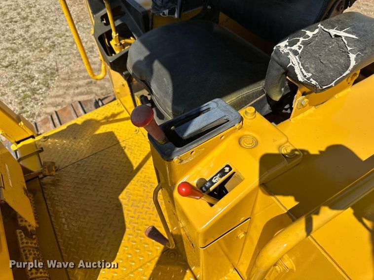 image for item EB2892 1994 John Deere 550G dozer