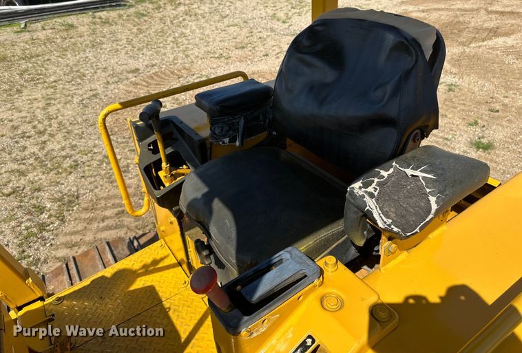 image for item EB2892 1994 John Deere 550G dozer