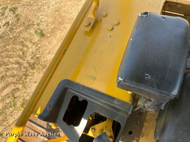 image for item EB2892 1994 John Deere 550G dozer