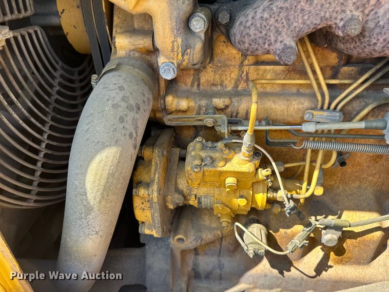 image for item EB2892 1994 John Deere 550G dozer