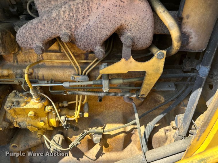 image for item EB2892 1994 John Deere 550G dozer