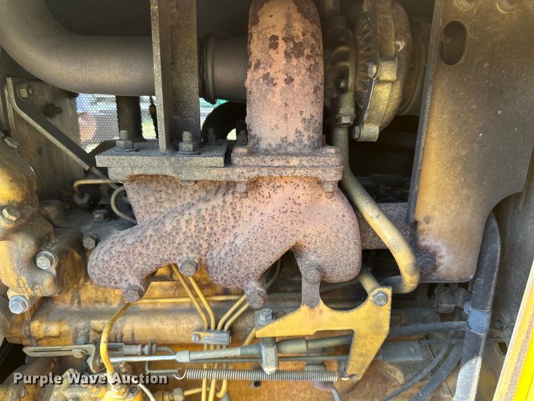 image for item EB2892 1994 John Deere 550G dozer