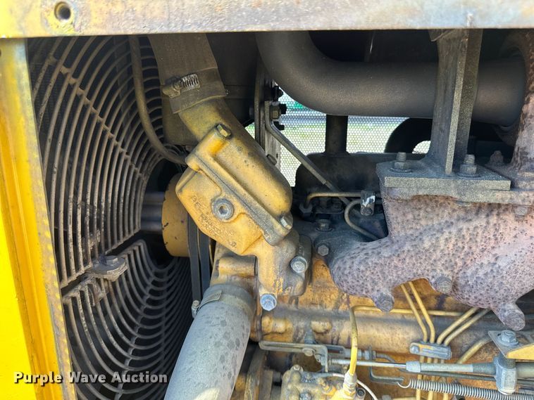 image for item EB2892 1994 John Deere 550G dozer