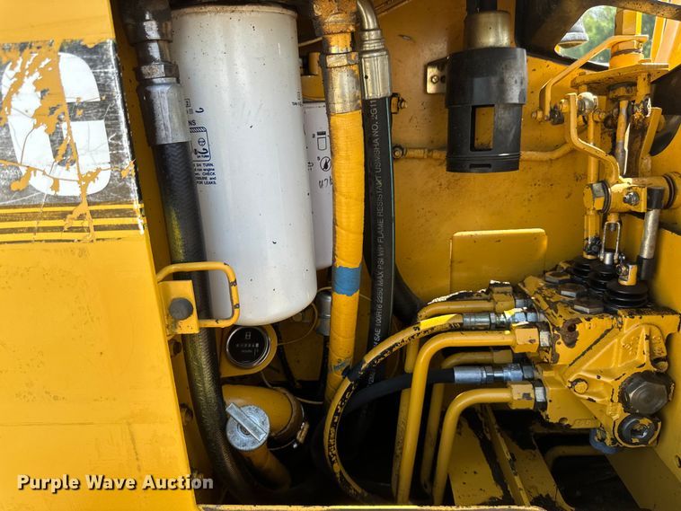 image for item EB2892 1994 John Deere 550G dozer