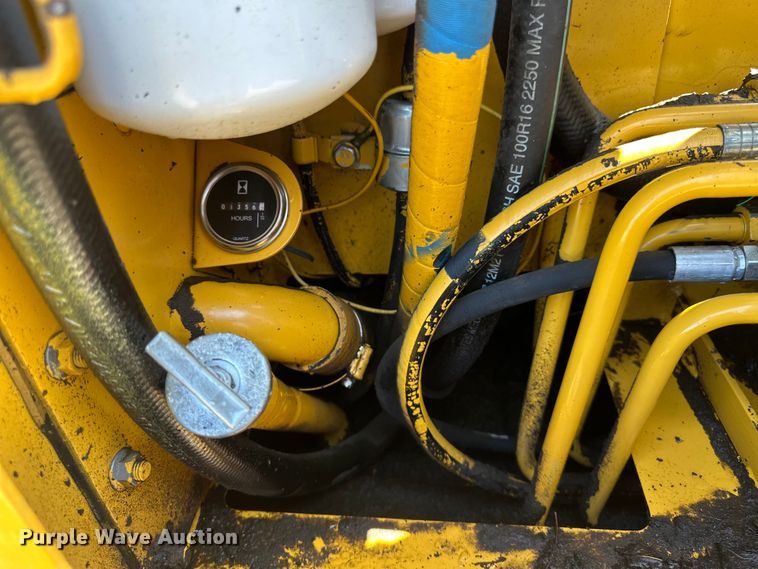 image for item EB2892 1994 John Deere 550G dozer