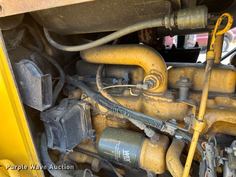 image for item EB2892 1994 John Deere 550G dozer