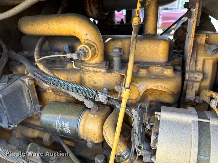 image for item EB2892 1994 John Deere 550G dozer