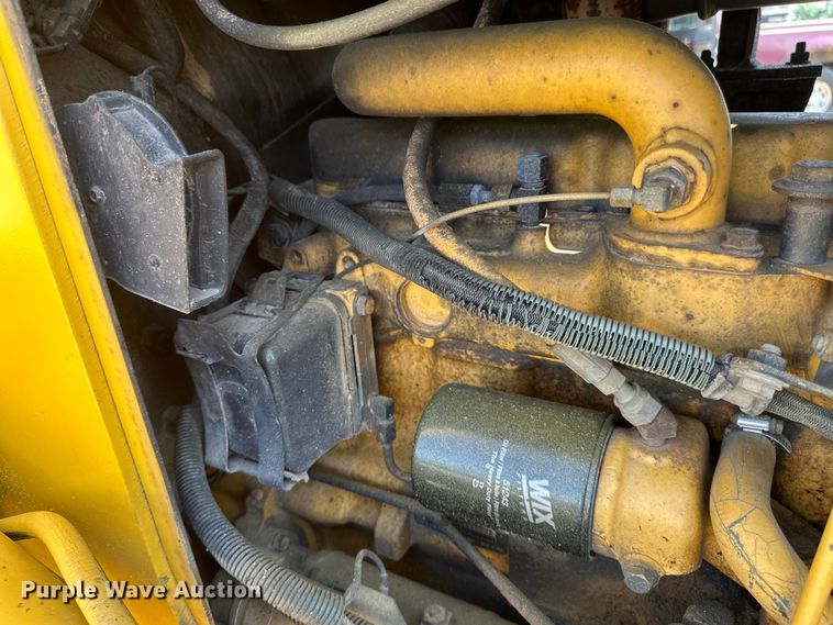 image for item EB2892 1994 John Deere 550G dozer