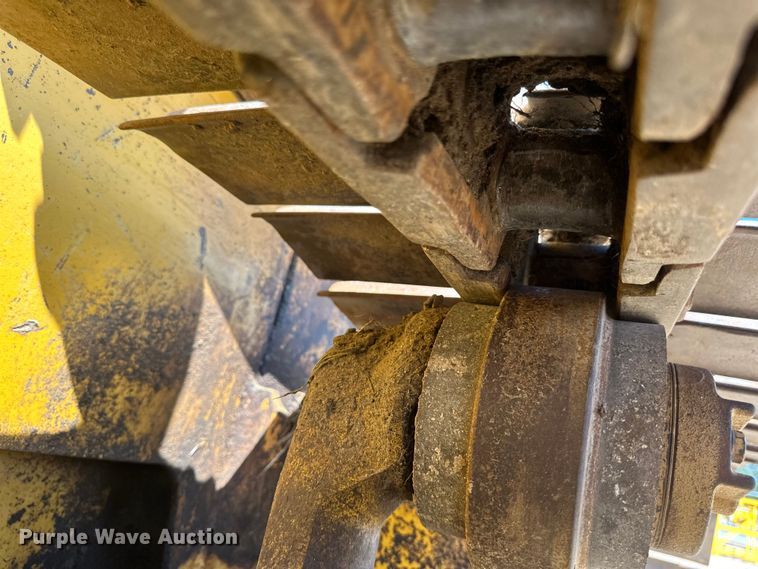 image for item EB2892 1994 John Deere 550G dozer