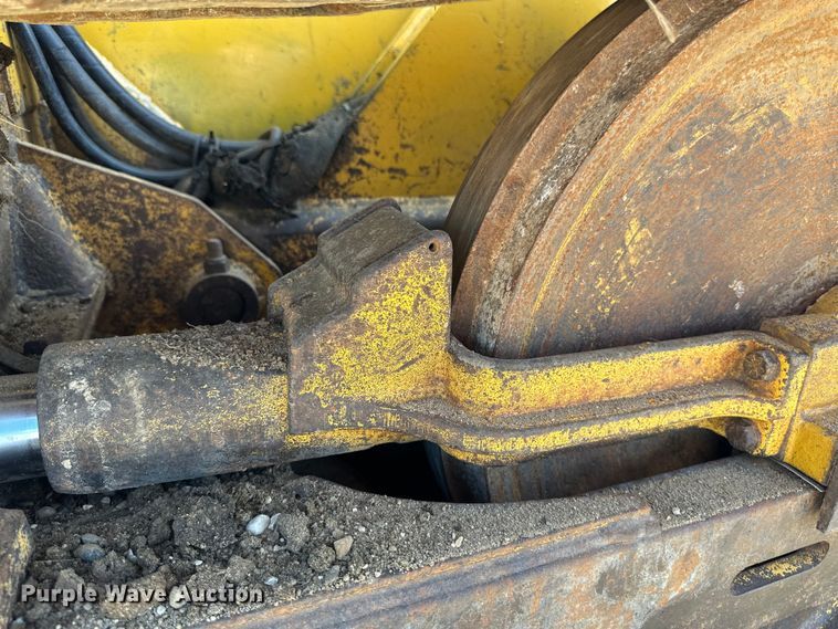 image for item EB2892 1994 John Deere 550G dozer