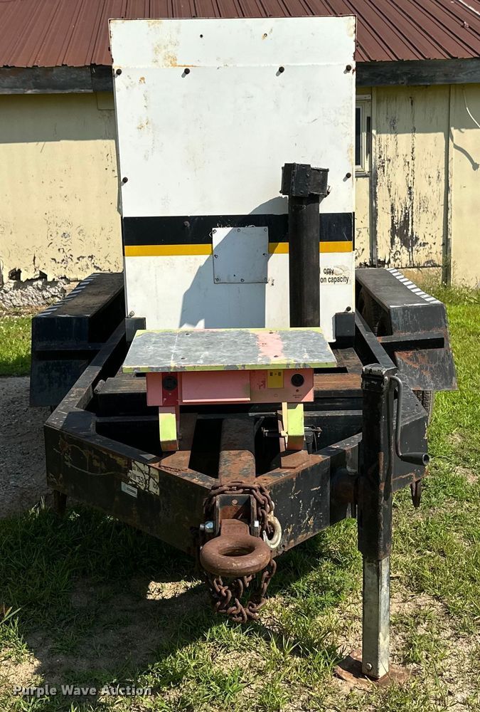 image for item EB2898 2002 MQ Whisper Watt DCA-45SSIUII generator