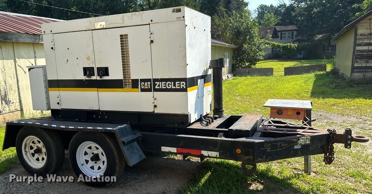 image for item EB2898 2002 MQ Whisper Watt DCA-45SSIUII generator