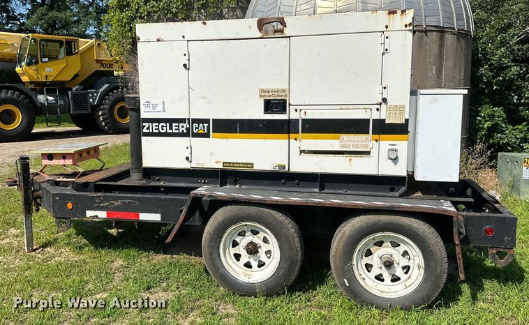 image for item EB2898 2002 MQ Whisper Watt DCA-45SSIUII generator