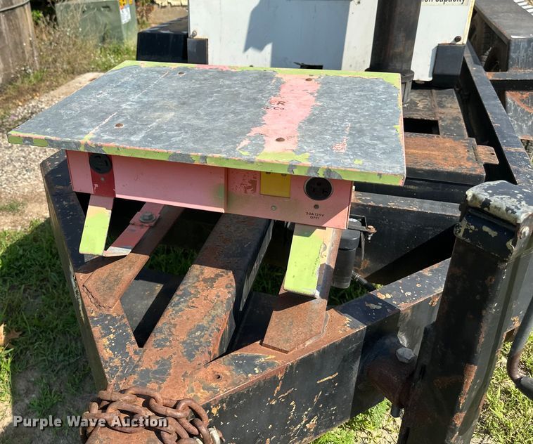 image for item EB2898 2002 MQ Whisper Watt DCA-45SSIUII generator