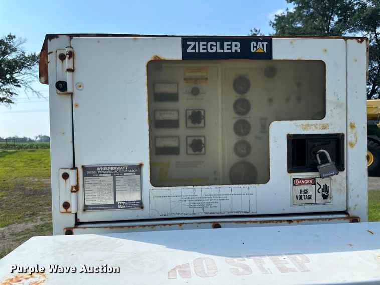 image for item EB2898 2002 MQ Whisper Watt DCA-45SSIUII generator