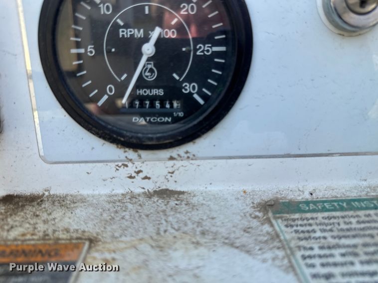 image for item EB2898 2002 MQ Whisper Watt DCA-45SSIUII generator