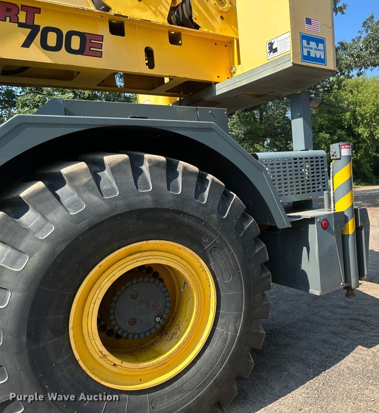 image for item EB2899 2006 Grove RT700E crane