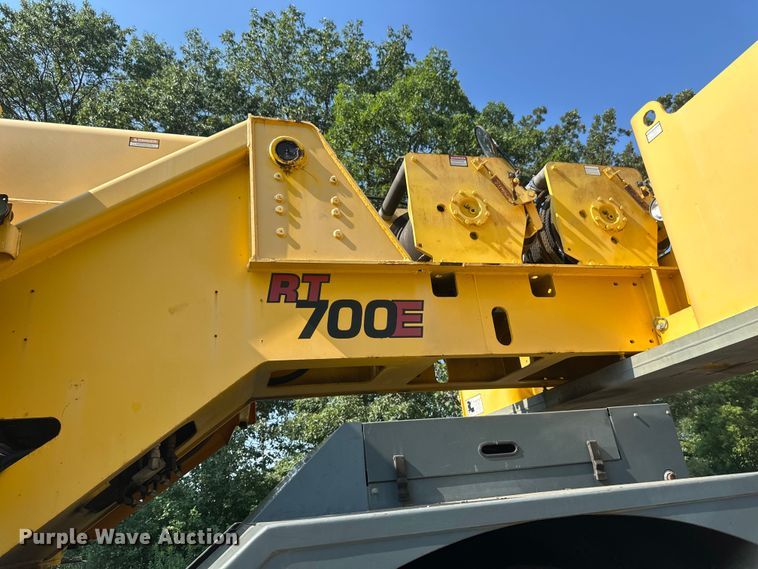 image for item EB2899 2006 Grove RT700E crane