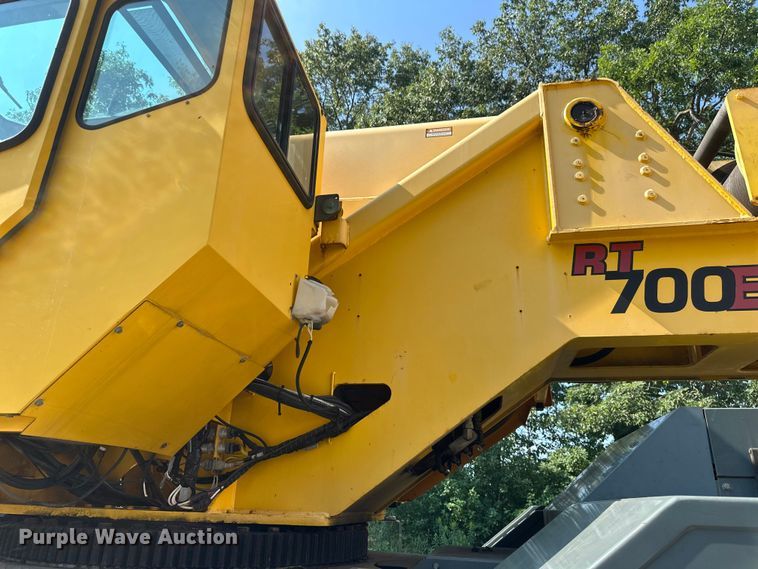 image for item EB2899 2006 Grove RT700E crane
