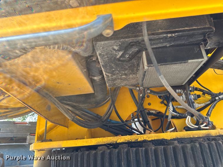 image for item EB2899 2006 Grove RT700E crane