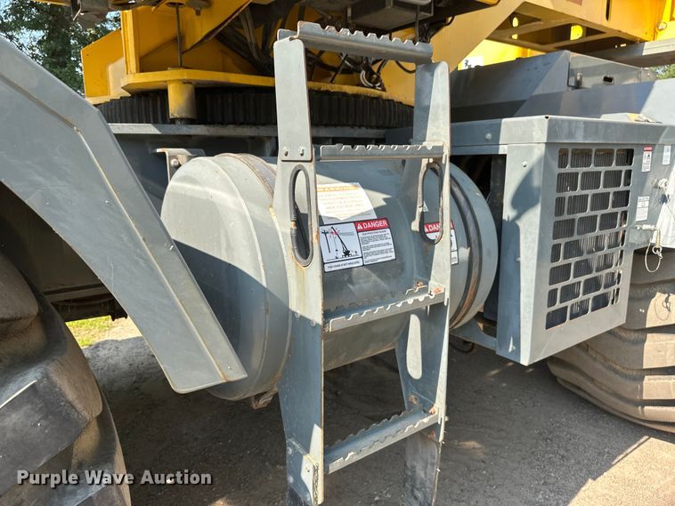 image for item EB2899 2006 Grove RT700E crane