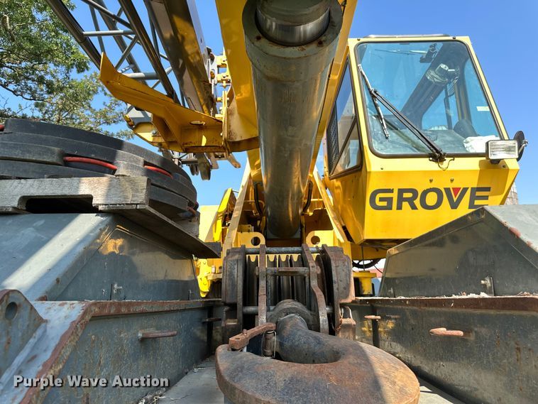image for item EB2899 2006 Grove RT700E crane