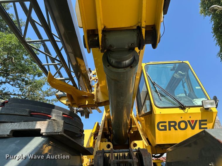 image for item EB2899 2006 Grove RT700E crane