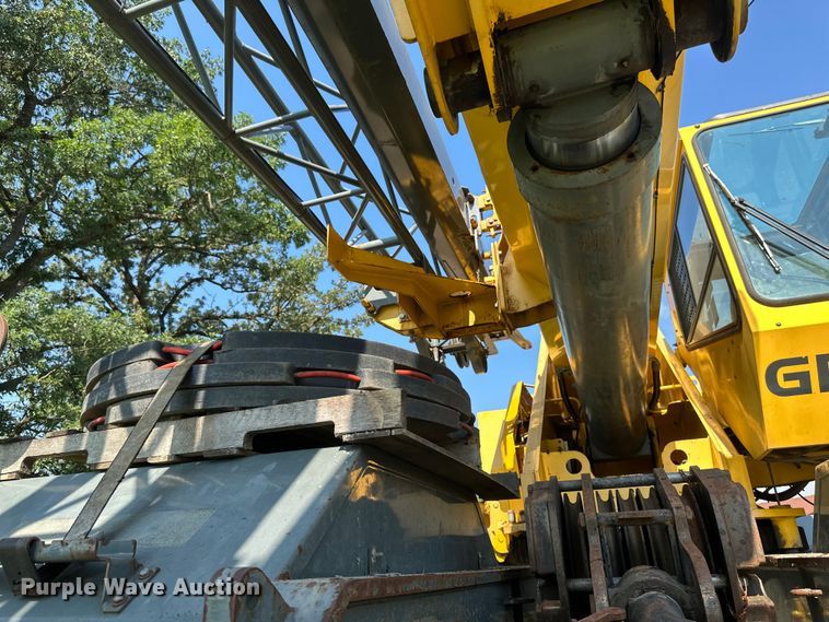 image for item EB2899 2006 Grove RT700E crane